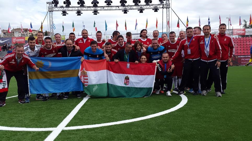 Kispályás örömfoci- Rögtön elsőre a nyolc között válogatottunk